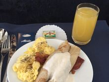 DCA -- SEA, AS1
October 2018
Brown Butter Pear Crepes
"Thin crepes with a filling of fresh pears sauteed in butter, brown sugar, rum, and orange zest.  Served with scrambled cage-free eggs and crisp Applewood Bacon."