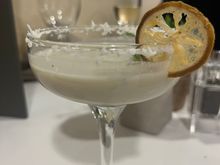 Coconut Mojito with berries and mint 