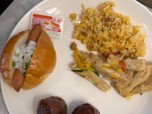 Cute little “hot dogs”. That’s a combo ketchup & mustard packet