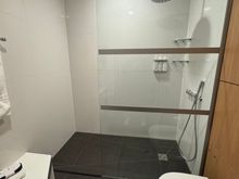 Arrivals lounge shower