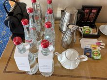 Nespresso capsule machine, kettle and on my request : extra waters