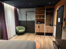 Entry area
