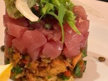 TARTARE DI TONNO

Yellowfin tuna tartare with grilled yellow peppers, pangrattato, capers and Amalfi lemon
20