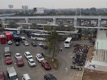 View of the parking area