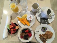 Marriott Waikiki Beach continental breakfast 