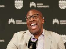 Sacramento Kings Coach Mike Brown #BlackExcellence!