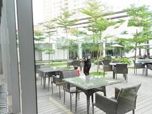 doubletree pool patio