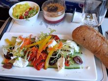 Goat cheese salad with chicken salad starter