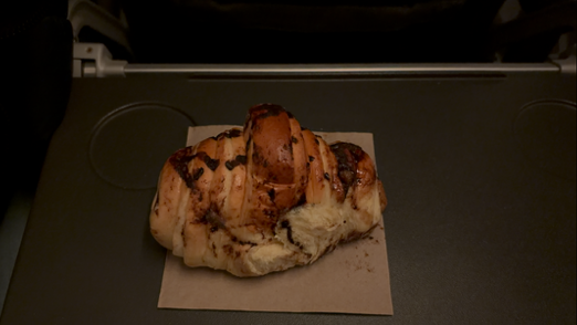 MALAGA-STOCKHOLM: One hour before landing, chocolate buns were offered.