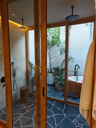 Shower/bath