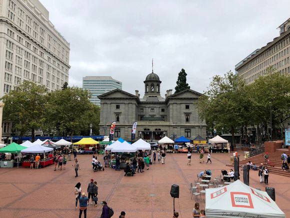 Pioneer Courthouse Sq 