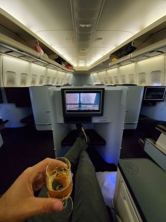 "The Throne" KL744C AMS-LAX