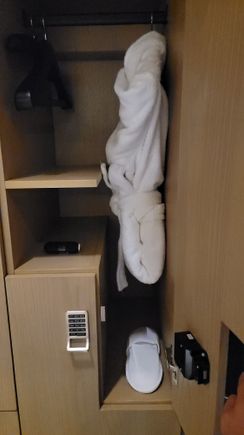 Locker amenities 