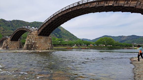 View of the middle arches from the waters edge