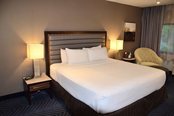 Room on Concierge Level / Crowne Plaza Princeton Conference Center