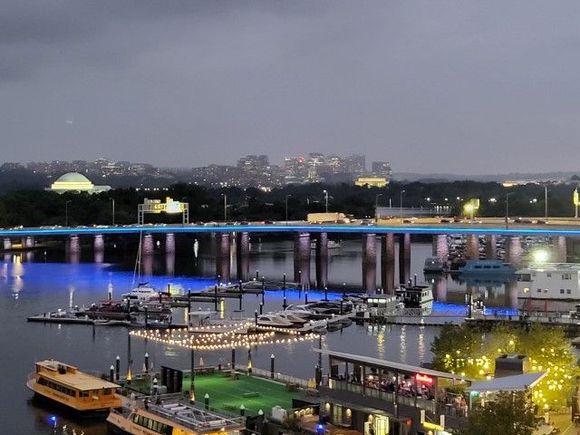 Jefferson Memorial, Lincoln Memorial, and Kennedy Center to the far right