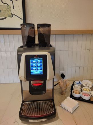 Espresso machine, which unfortunately only has regular, not decaf