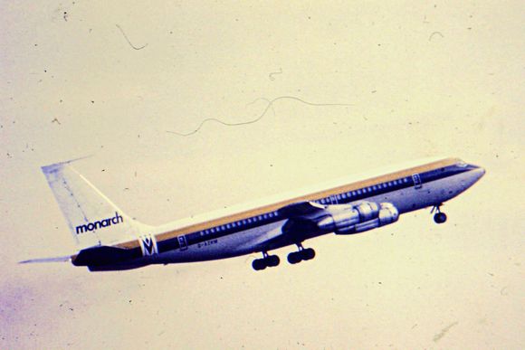 Monarch’s Boeing 720 on take off at Luton