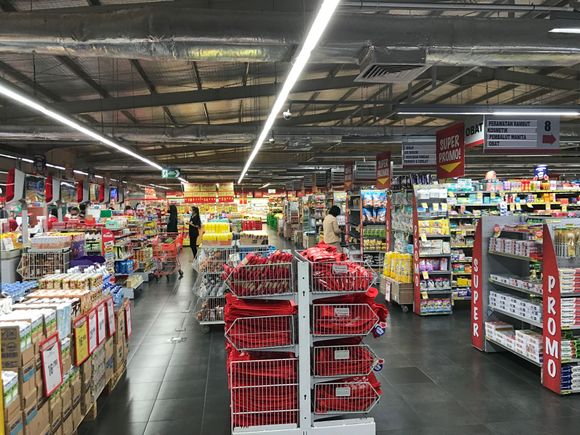 Clean and a lot of stock - accepts all major creditcards