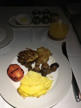 This is the crew’s makeshift version of a veggie breakfast in F cabin PHL - LHR. They said they were too embarrassed to give me the scrambled eggs, so this ‘bit of omelette’ came from Club, I was told. 