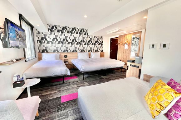 Arranged One King and One Single bed configuration