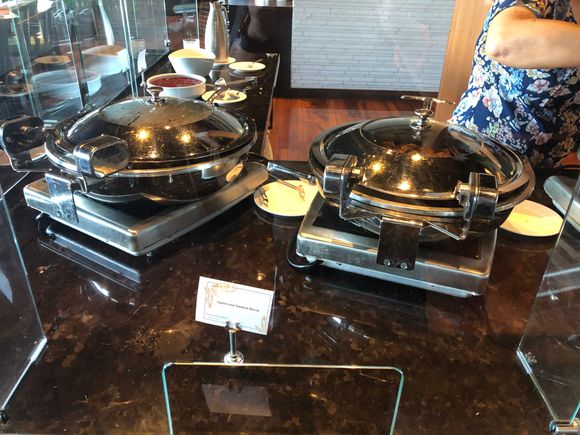 Eggs, bacon, sausage m.