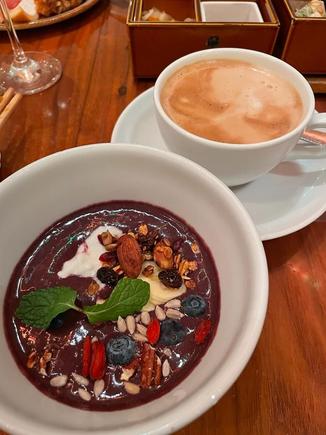 Açaí bowl and soy latte