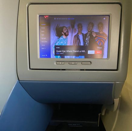 With IFE screens like this it’s best to download Netflix on your tablet before entering lol.