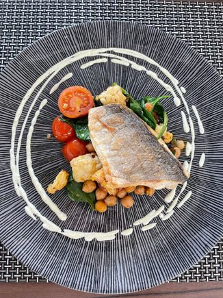 Another one of the sea bream. In my view less good than last month’s sea bass and I’m not keen on chickpeas before flights but decent. Pretty presentations today too…