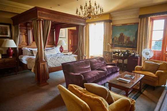 Buckingham Mansion Signature Suite