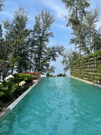Club’s infinity pool