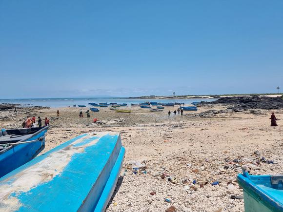 View of other people waiting for boats. It was quiet since it was just after Friday prayers