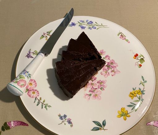 Flourless chocolate cake