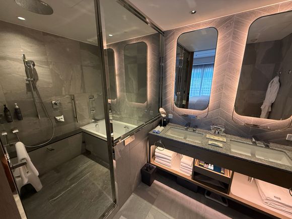 Bathtub