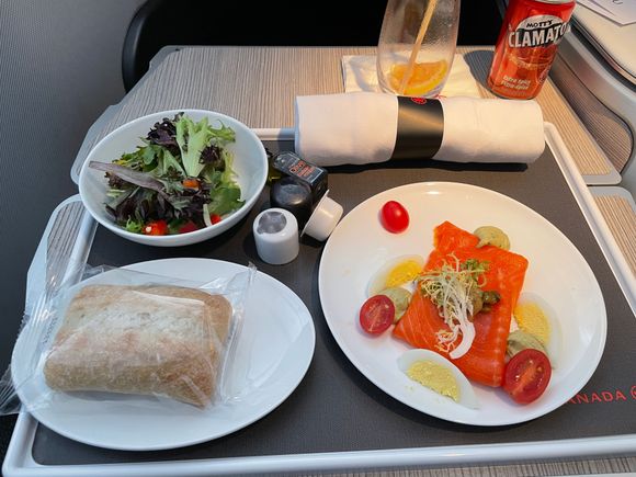 AC112 YVR-YYZ J appetizer