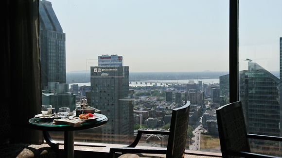 Clublounge with a view.