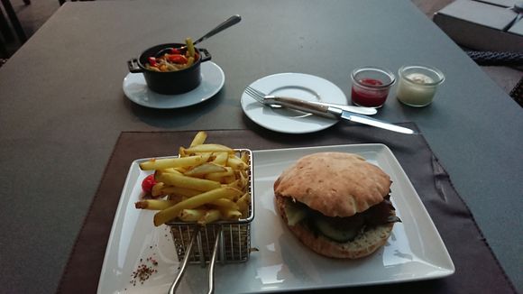 Vegan on request, the most expensive falafelburger I ever had. 