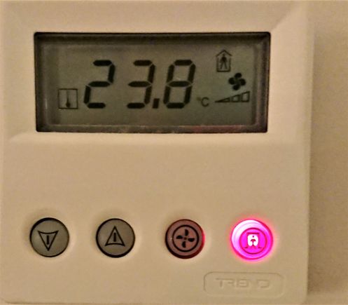 The ac can only change the temperature with -3 or +3. So when the weather is hot, like 28 C, it is still warm. 