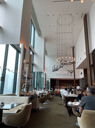 Diamond member breakfast is in the restaurant Monday through Friday which I think is much better than the lounge.
