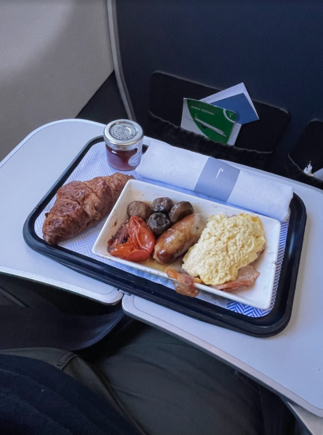 2022-08-31 BA499 LIS LHR Tray