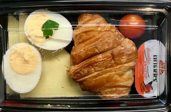 Euro Traveller cold vegetarian breakfast