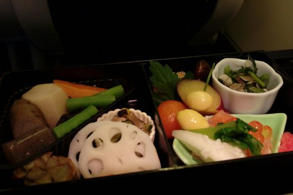 Kuchidori (sort of amuse-bouche) - please see menu above for the assorted delicacies