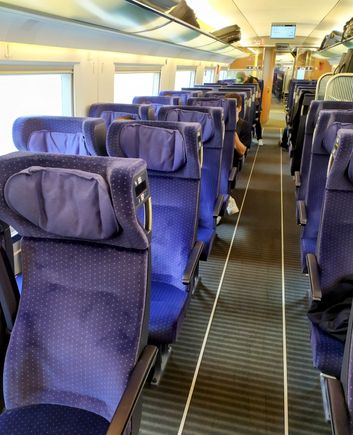 This is the second class carriage on the way to Düsseldorf and Duisburg 