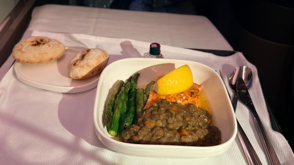 Salmon with lentils and asparagus.
