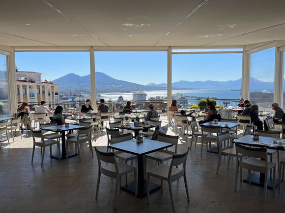 Rooftop breakfast restaurant