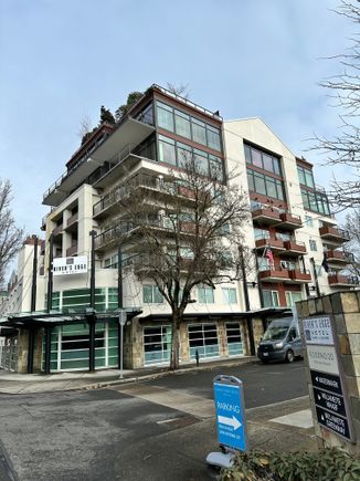 Small boutique hotel. Parking just across the street for $29