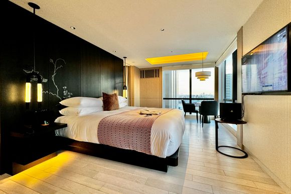 Premier Suite (West Wing)