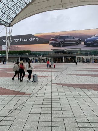 Walking from the S-Bahn to the terminal