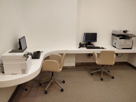  Business center - I spent a good hour there, printer was working !