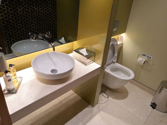 Basin and throne.